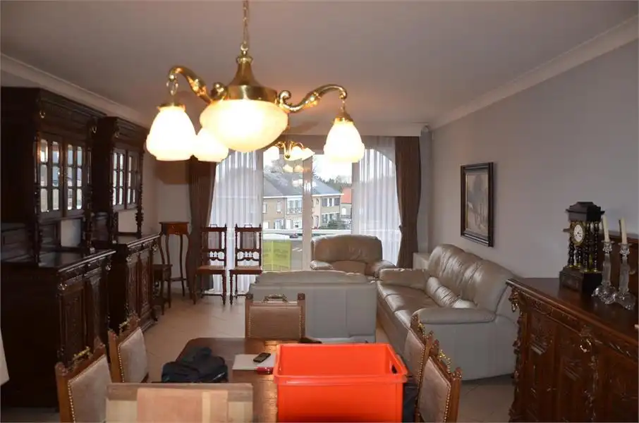 Te huur: ruim appartement van ca. 106 m² met 2 slaapkamers, terras en garage in Asper foto 2