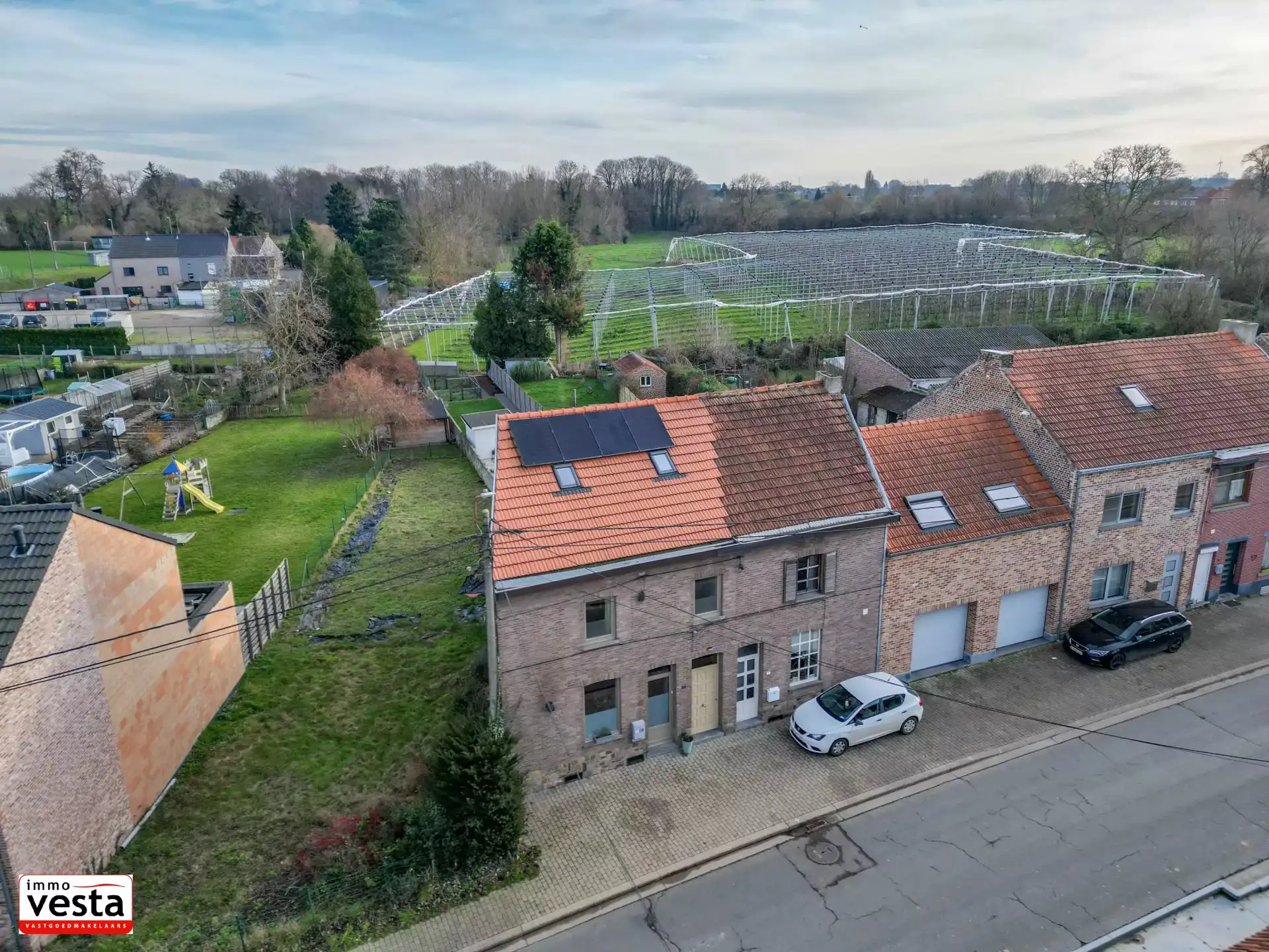 Ruime, gerenoveerde woning op goede locatie foto 2