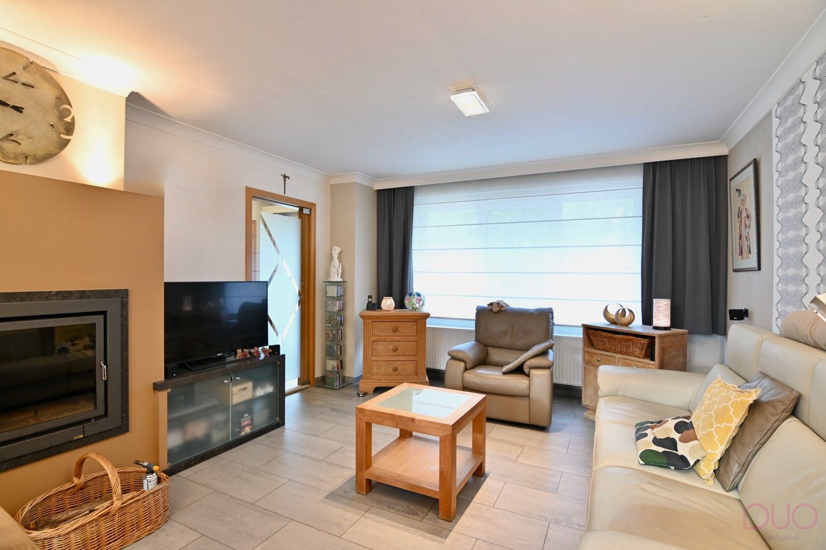 Instapklare halfopen bebouwing met vier slaapkamers, voorzien van alle moderne uitrustingen foto 4