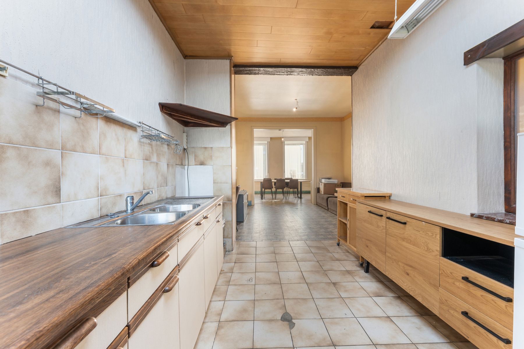 Ruime te renoveren woning met opslagplaats van 65 m² foto 7