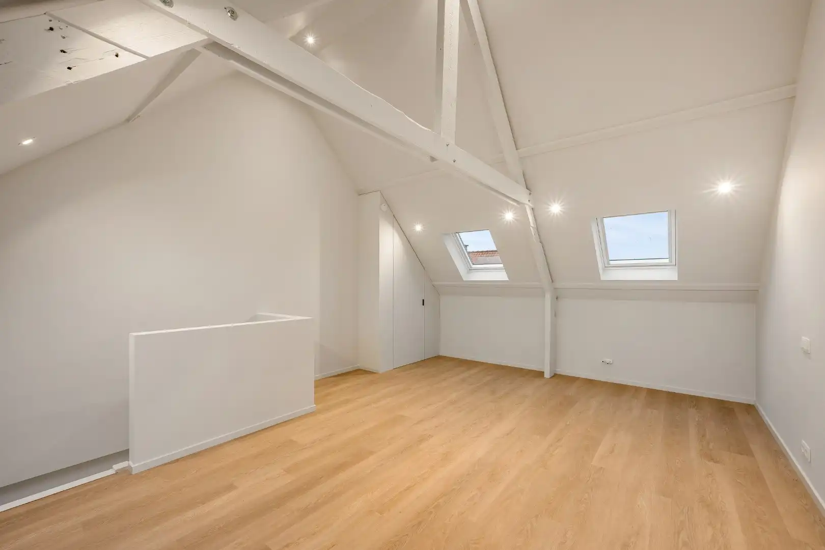 Instapklare halfopen woning met 3 slaapkamers en zuidgerichte tuin in Ledegem foto 11