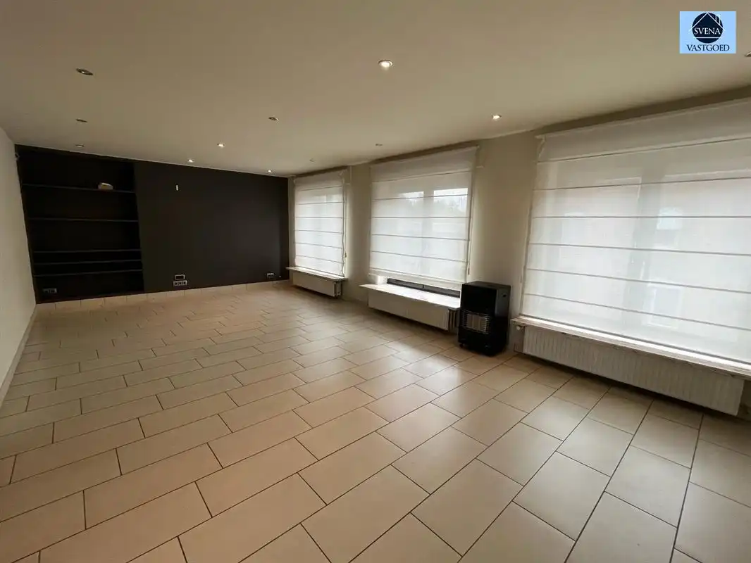 HANDELSHUIS EN APPARTEMENT MET 4 SLAAPKAMERS foto 8