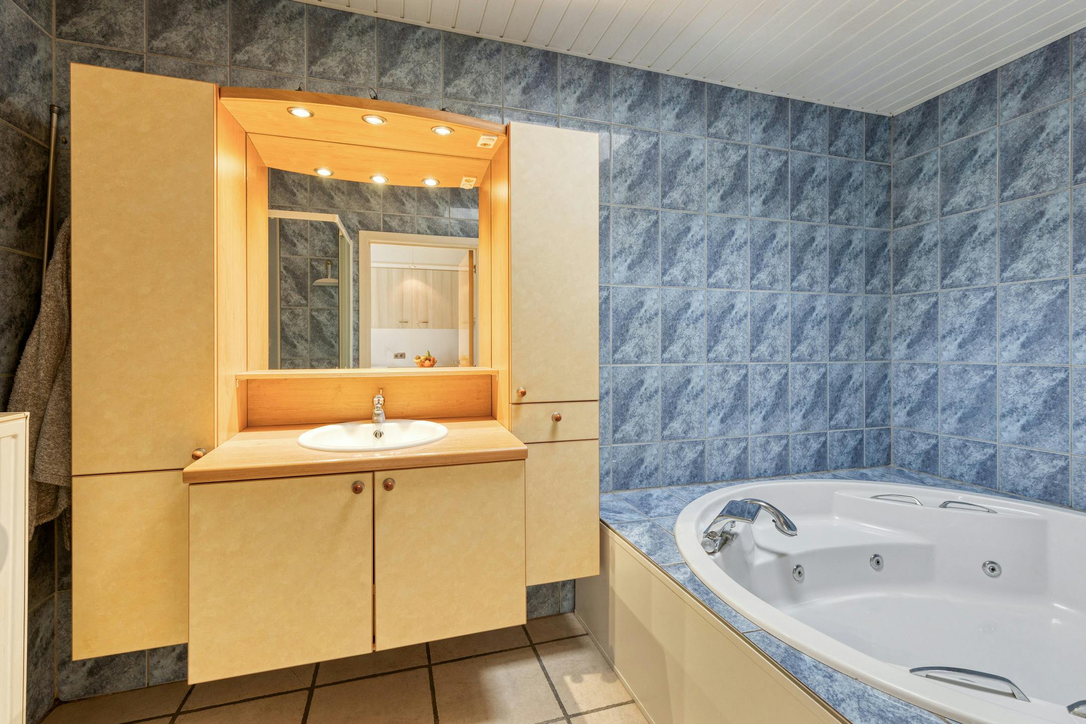 Instapklare gezinswoning met tuin en 4 slpk in Rumbeke foto 7