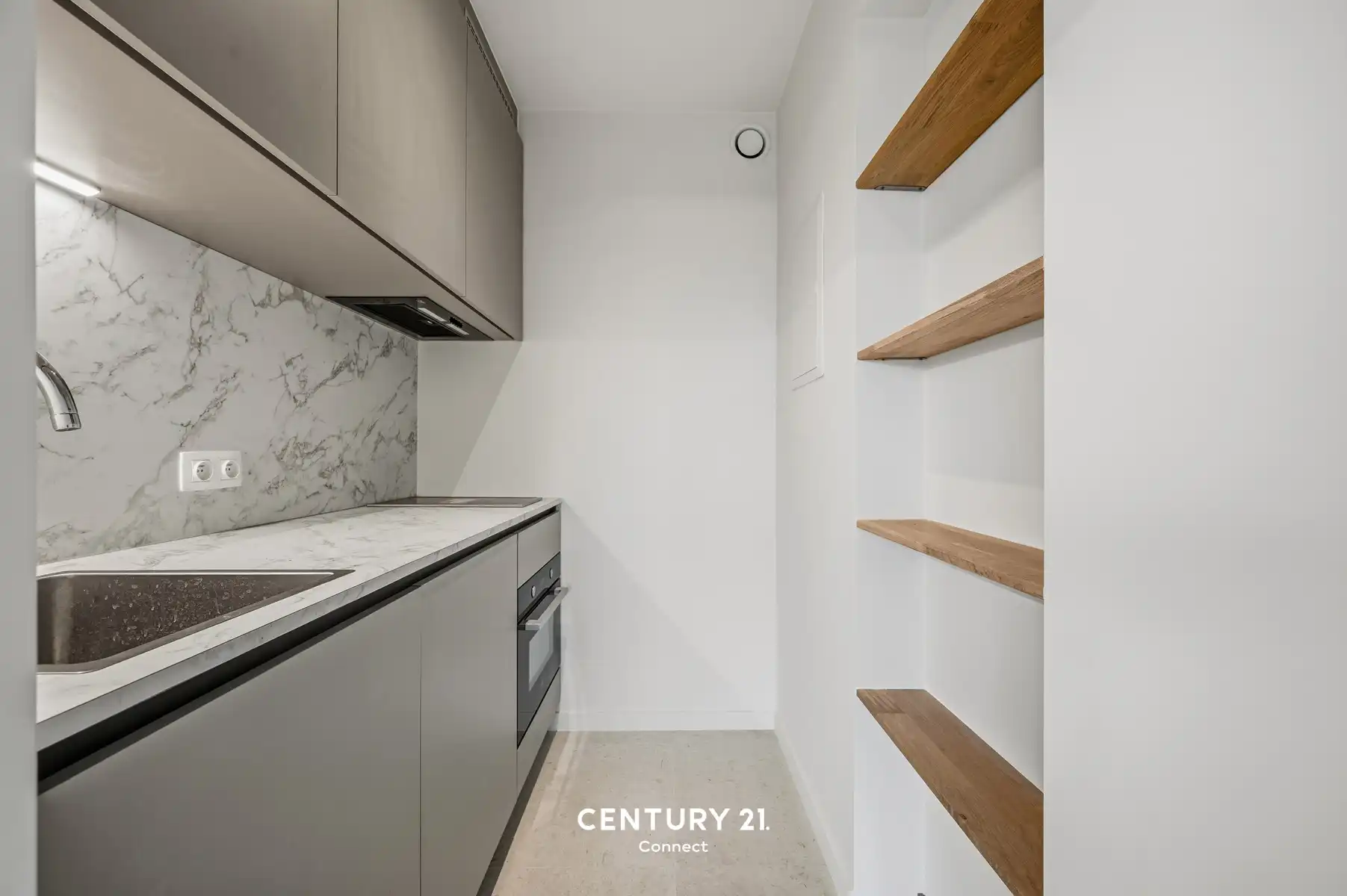 Parkstraat studio, terras, kelderberging en fietsenstalling foto 5