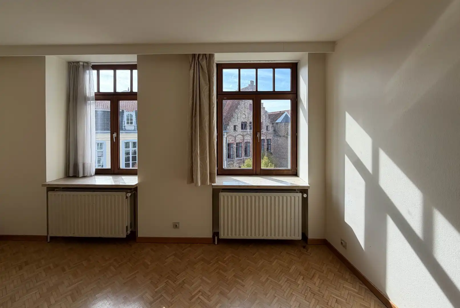 centraal gelegen appartement met prachtig zicht op de Halletoren foto 8