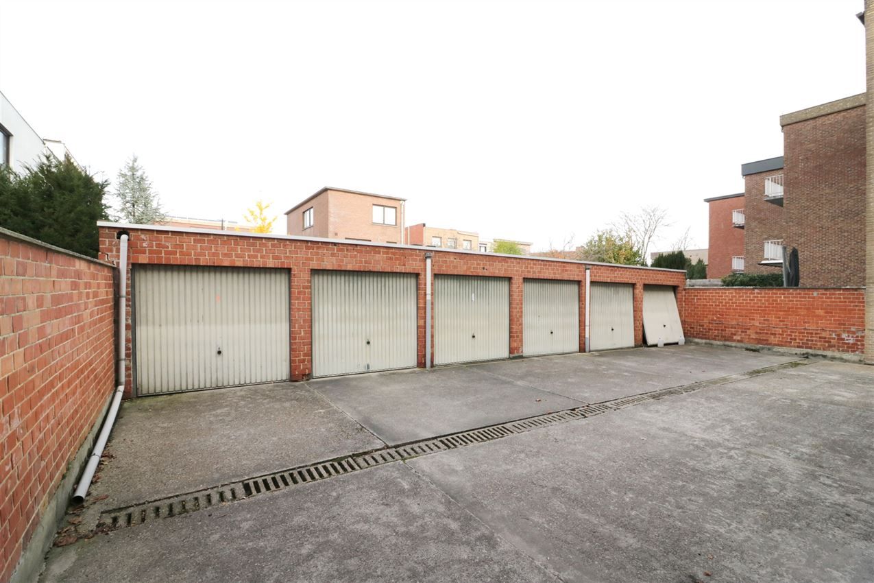 Centraal gelegen app met 2 slpk.en garagebox foto 23