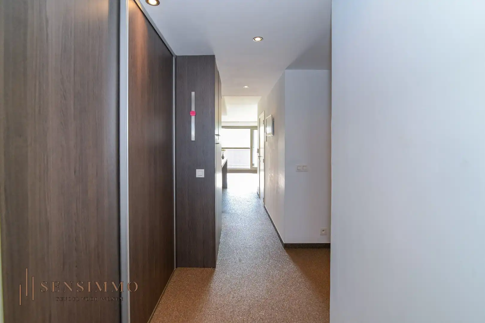 Ruim en instapklaar duplex appartement met carport en terras foto 7