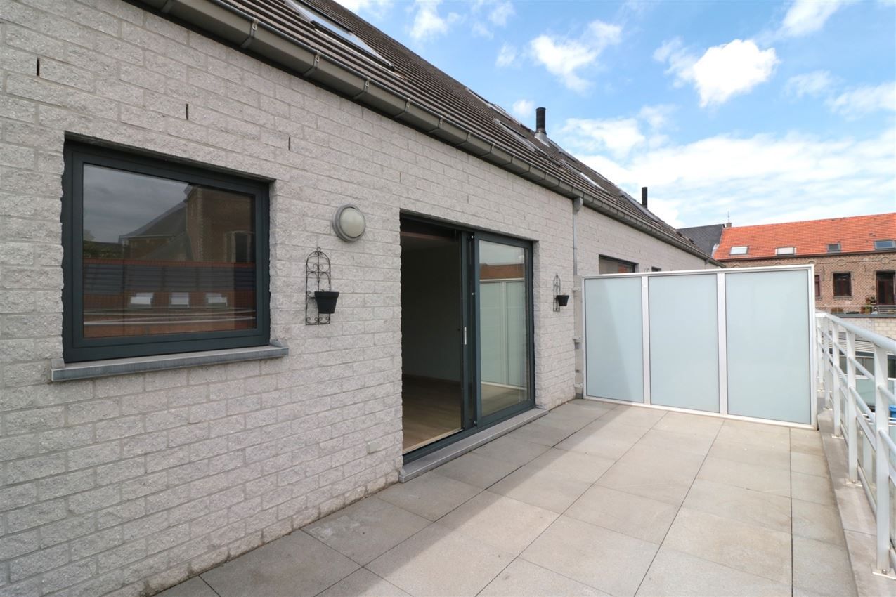 Triplex met groot zuidterras, garage, nabij E314 foto 47