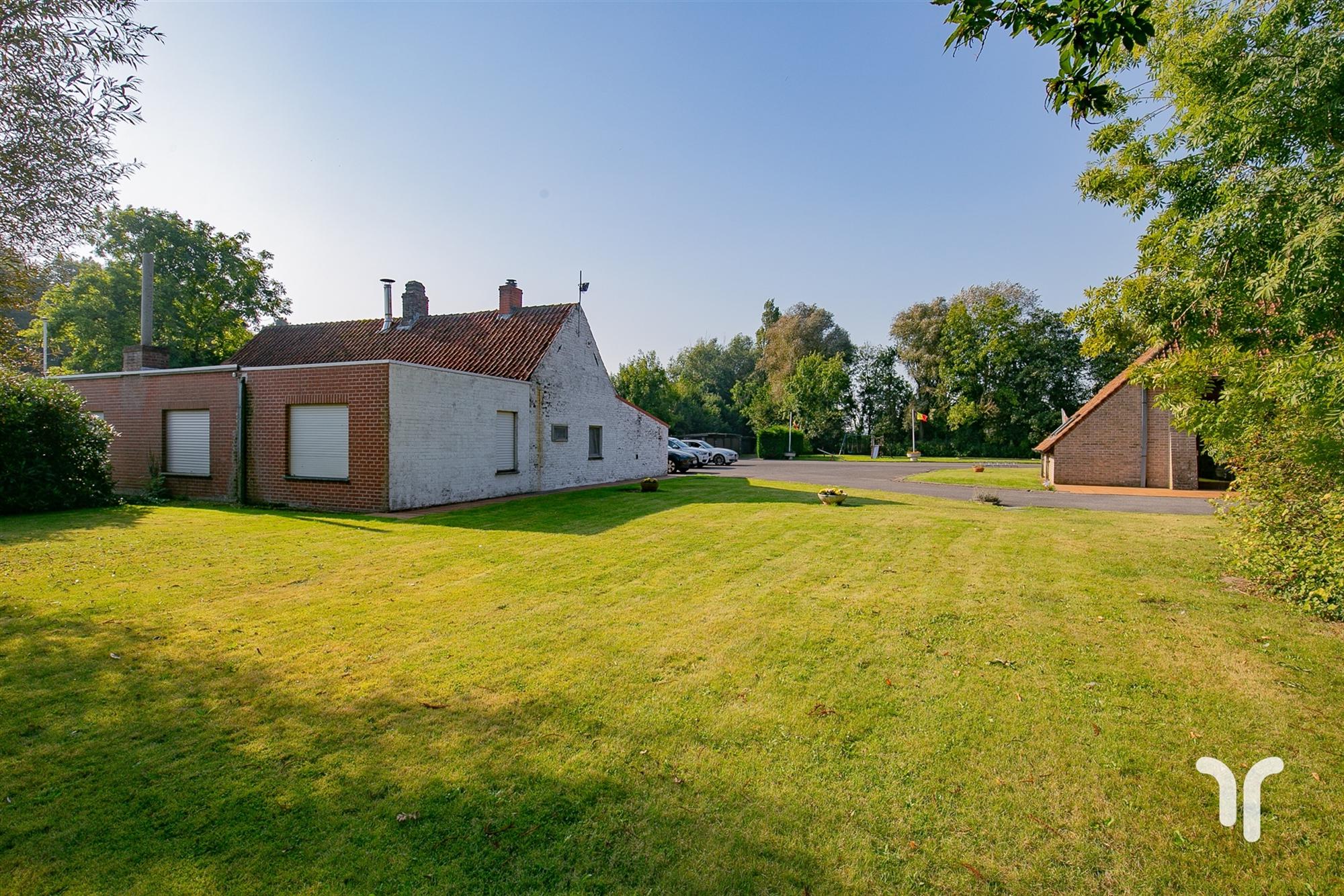 Rustig gelegen horecazaak (mogelijkheid uitbating B&B) met 2 woongelegenheden. foto 16