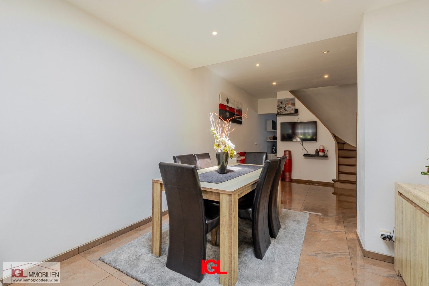 Volledig gerenoveerde woning met 2 slaapkamers foto 5