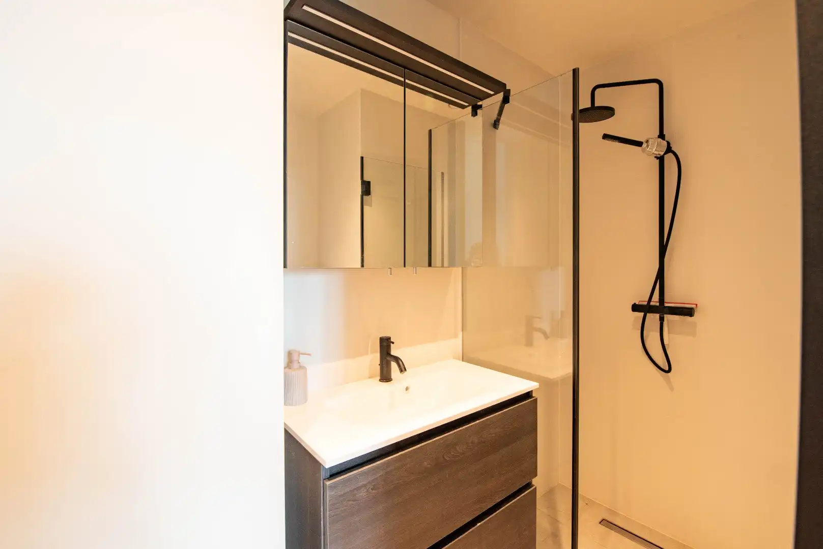 Nieuwbouw appartement in prachtige residentie foto 18