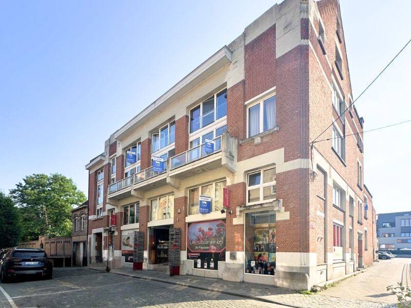 Energiezuinig 2 slaapkamer appartement vlakbij grote markt Ieper. foto 8