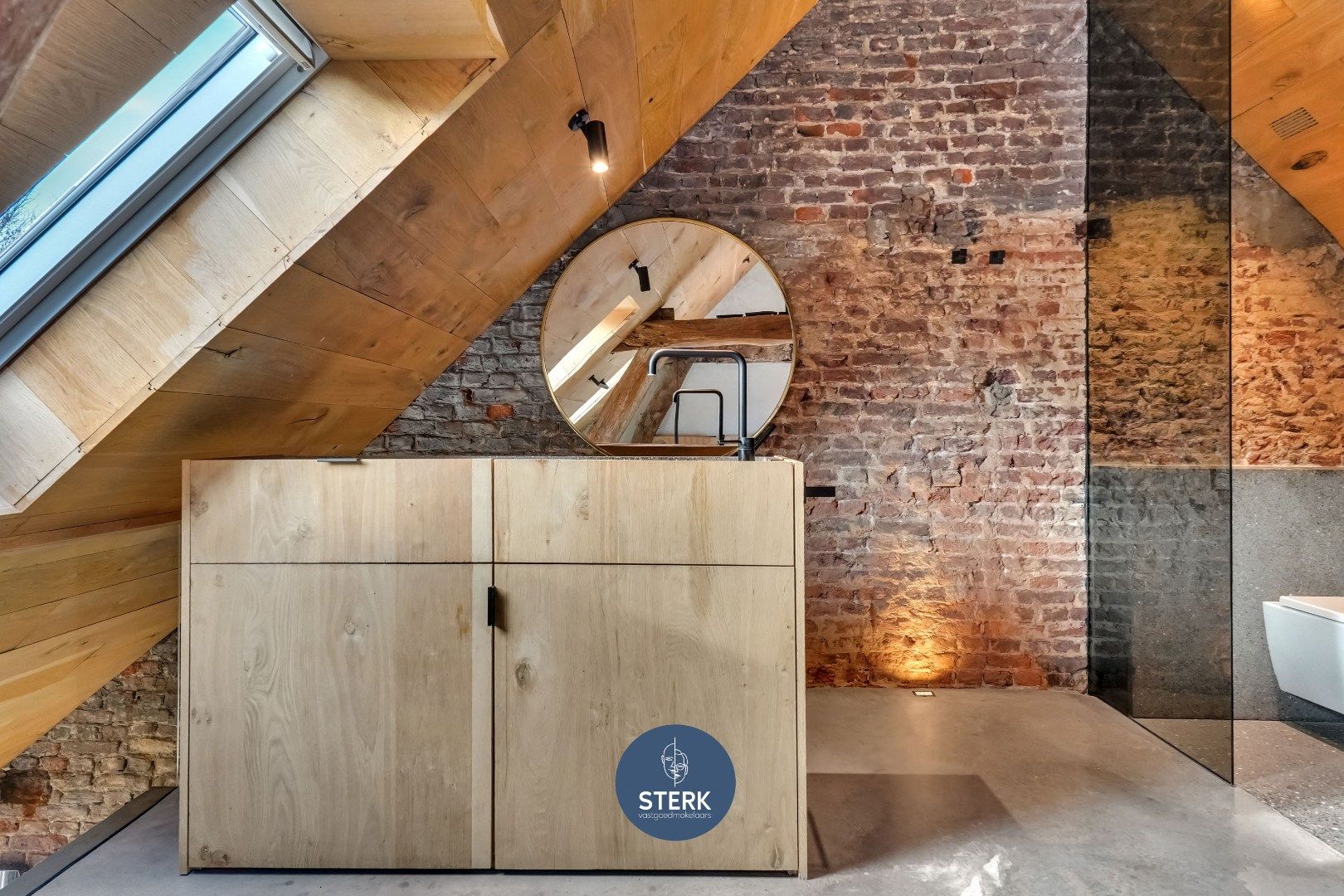 AUTHENTIEKE WONING MET 2 SLPKS IN HET HISTORISCH CENTRUM VAN OUD-REKEM ! foto 18