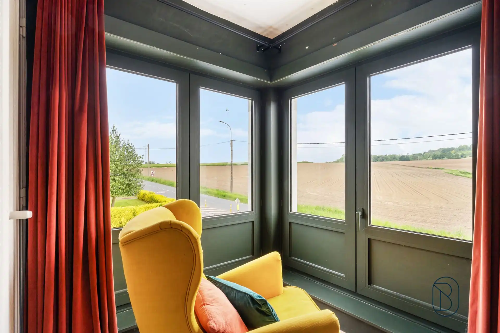 Instapklare woning met loods van 240 m² op topligging foto 11