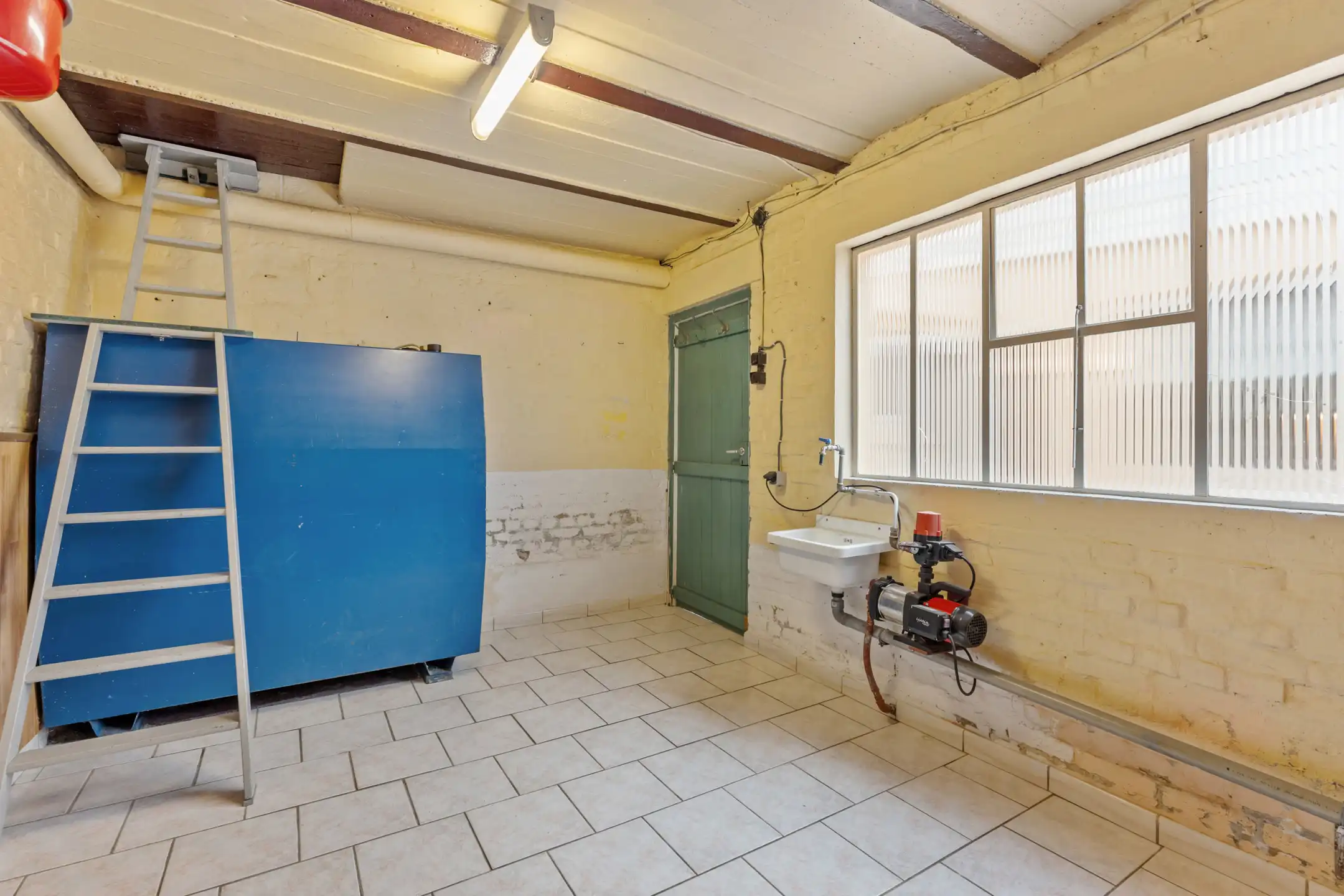 Te renoveren woning met garage op 4a30 te Zussen foto 11