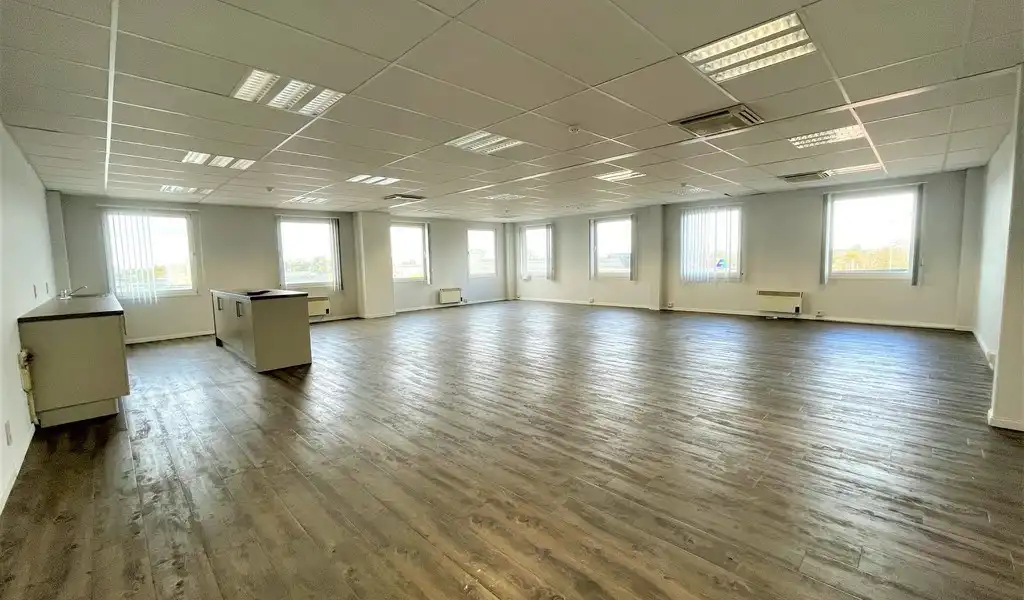 Instapklaar kantoor te huur in Immogranit Building Drongen foto 10