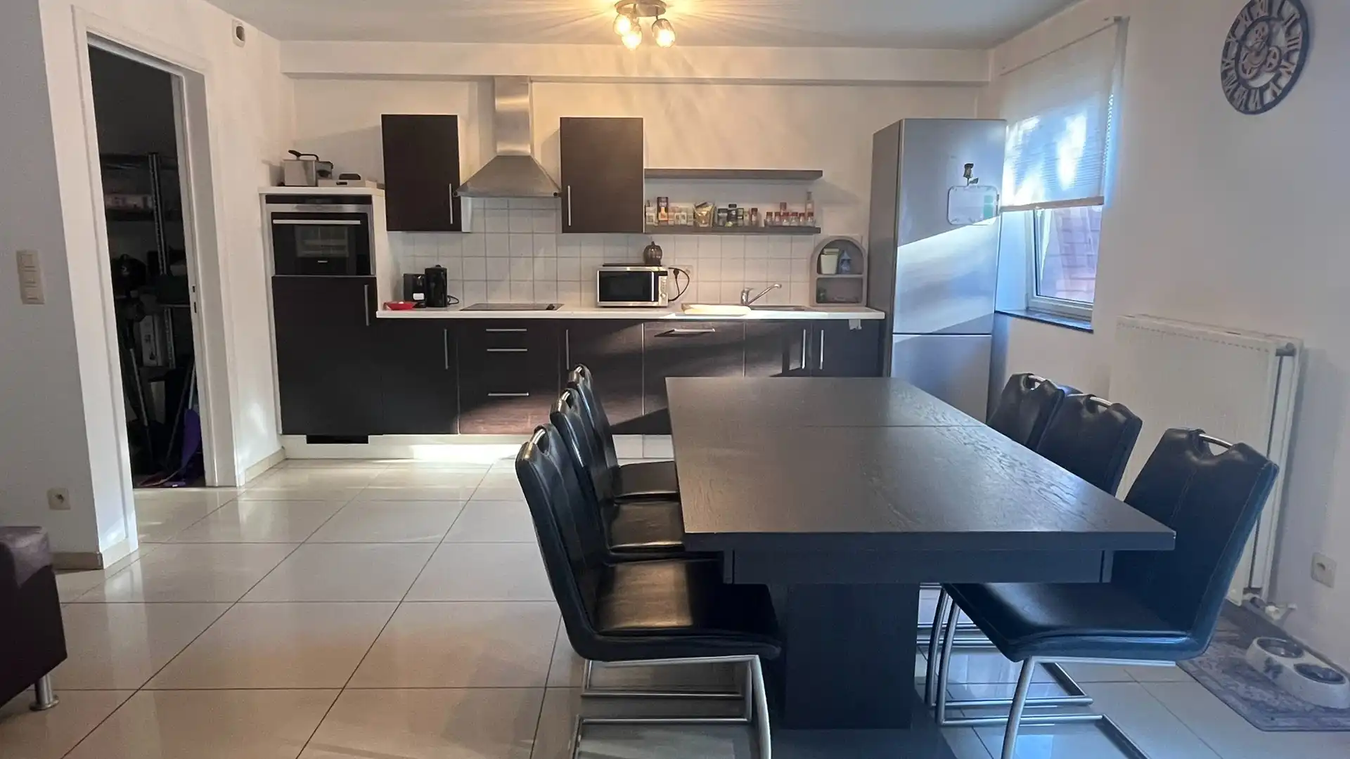 Gelijkvloers appartement met terras en private garage foto 6