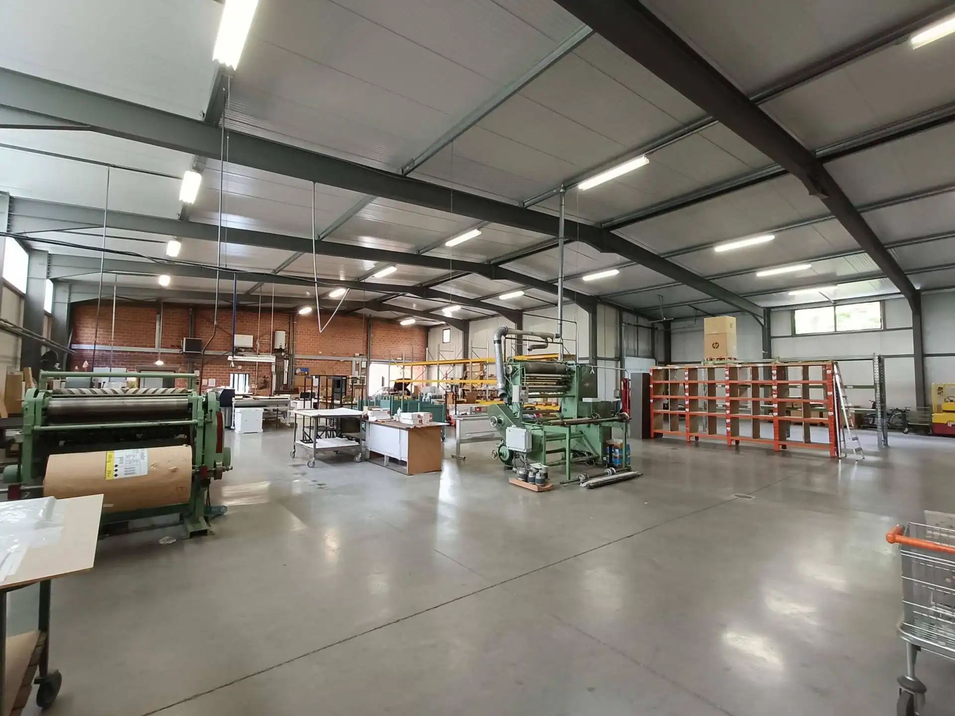 Bedrijfsgebouw te huur in Lier - Magazijn ook apart beschikbaar! foto 3