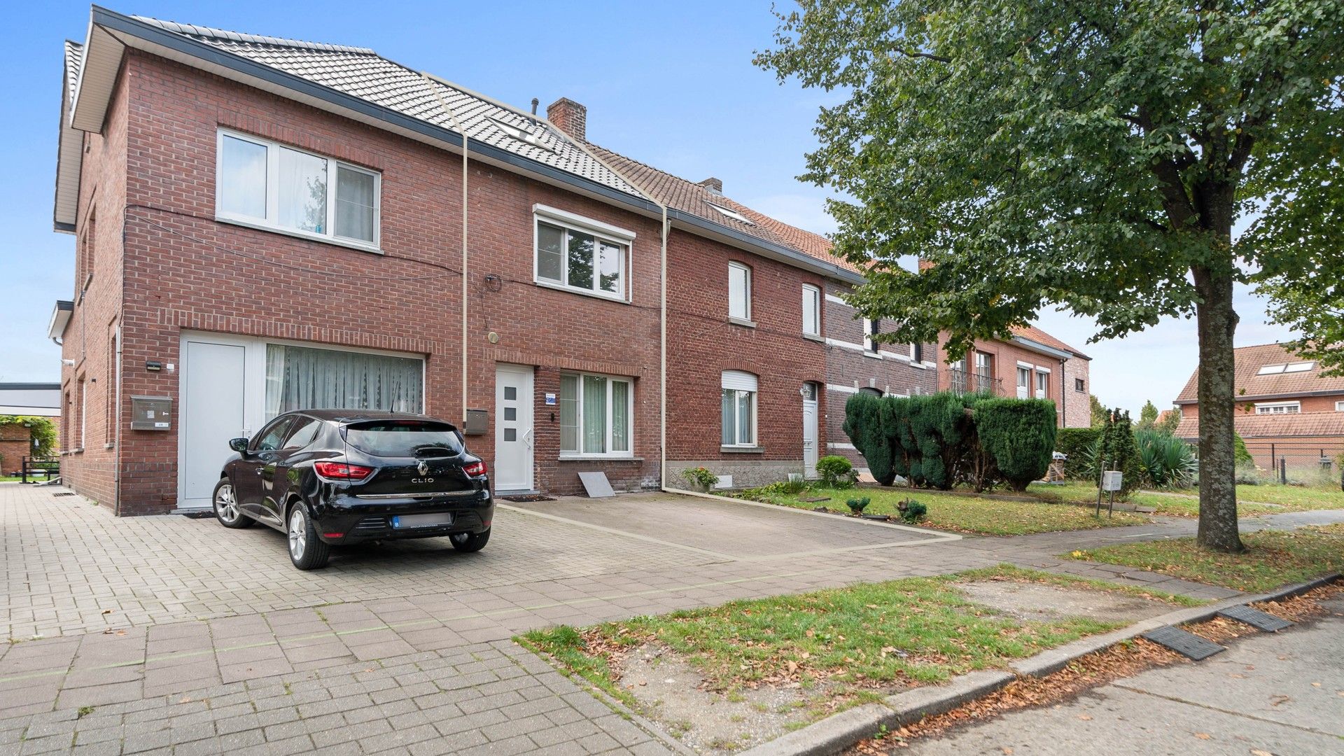 Instapklare en volledig gerenoveerde woning vlakbij Genk centrum foto 15