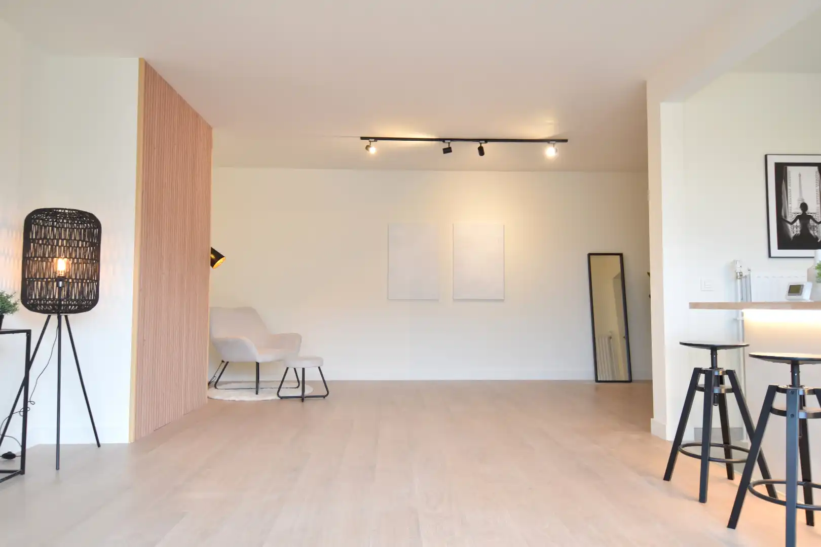 Centraal gelegen vernieuwd appartement met 2 slaapkamers te Gullegem foto 4