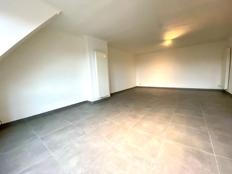 Gerenoveerd appartement met 2 ruime slaapkamer foto 2