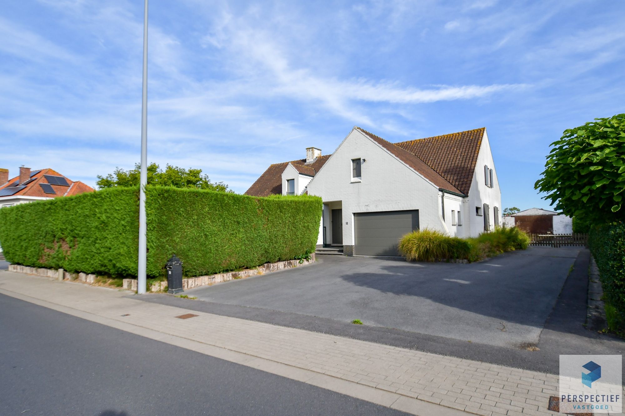 Grote villa met 4 slaapkamers in het landelijke Oedelem foto {{pictureIndex}}