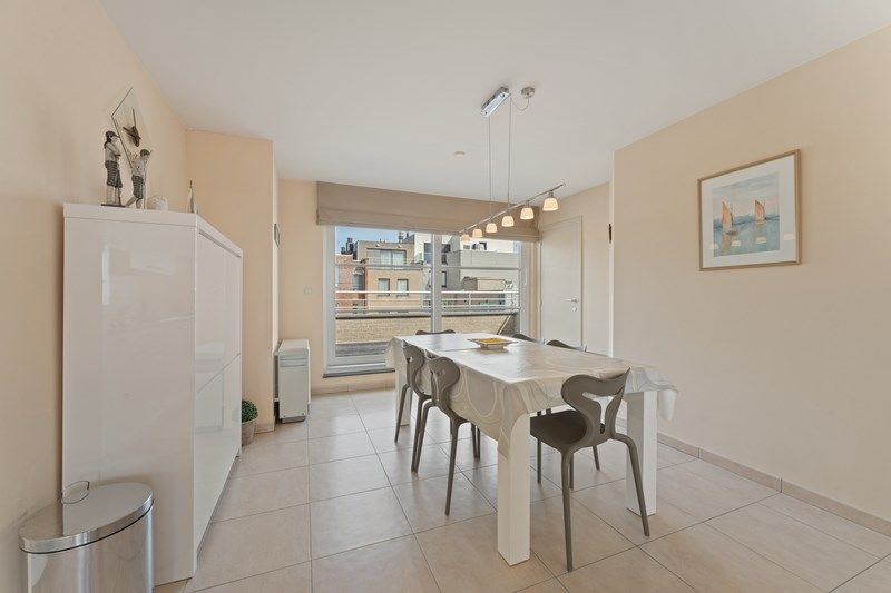 RECENT  EN CENTRAAL GELEGEN PENTHOUSE APPARTEMENT  MET  2 SLAAPKAMERS TE KOOP foto 3