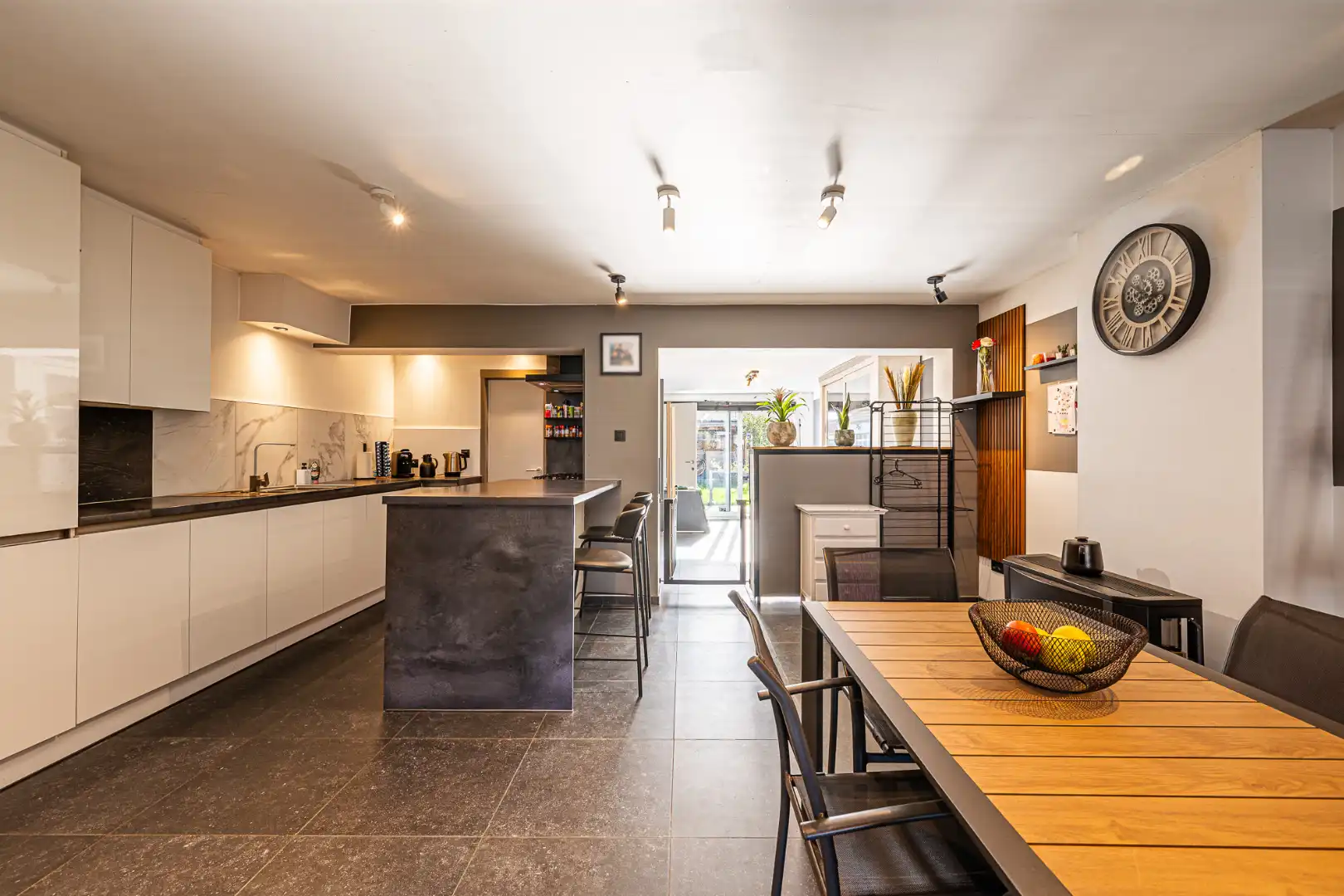 Instapklare woning met 4 slaapkamers en zuidgerichte tuin in Ingelmunster foto 7