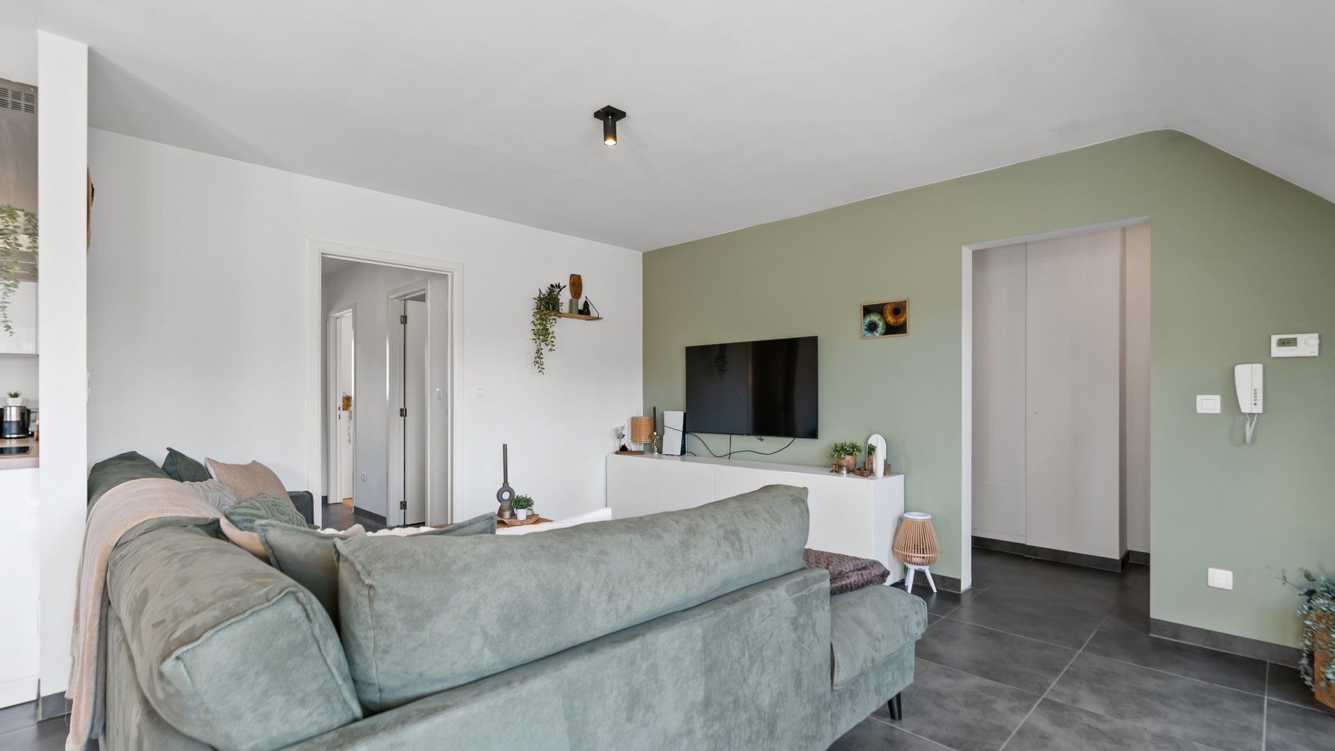 Volledig gerenoveerd 2 slpkr appartement in het centrum van As foto 7