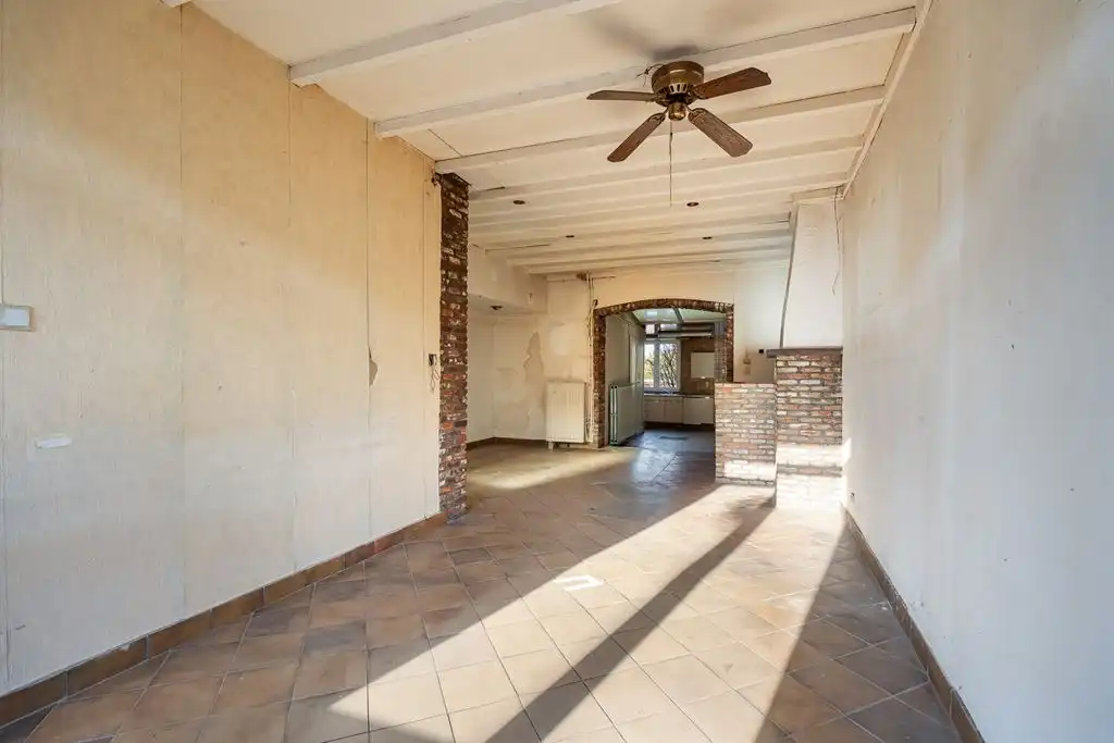 Te renoveren woning met grote tuin foto 3