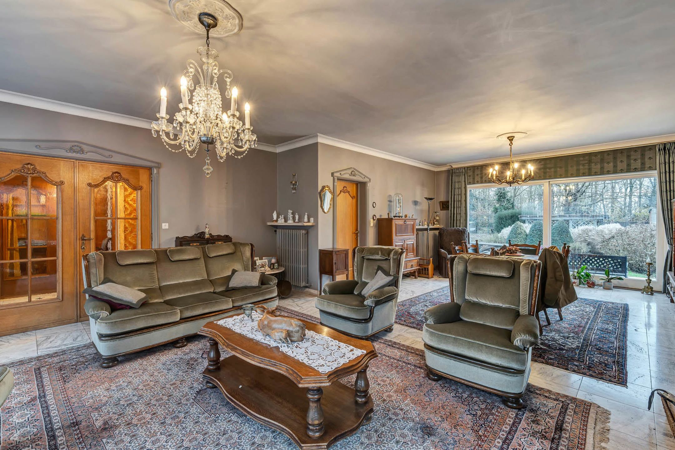 Ruime villa met loods en garage foto 4