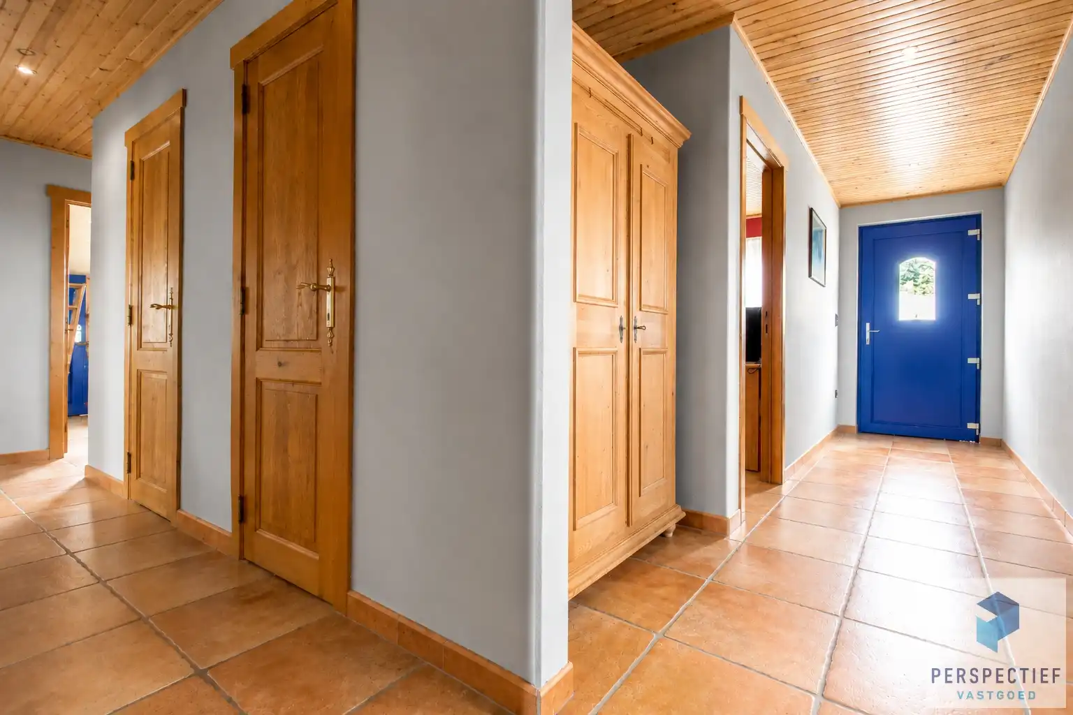 UITSTEKEND GELEGEN WONING (BJ2006) met 3 SLPK en TUIN foto 9