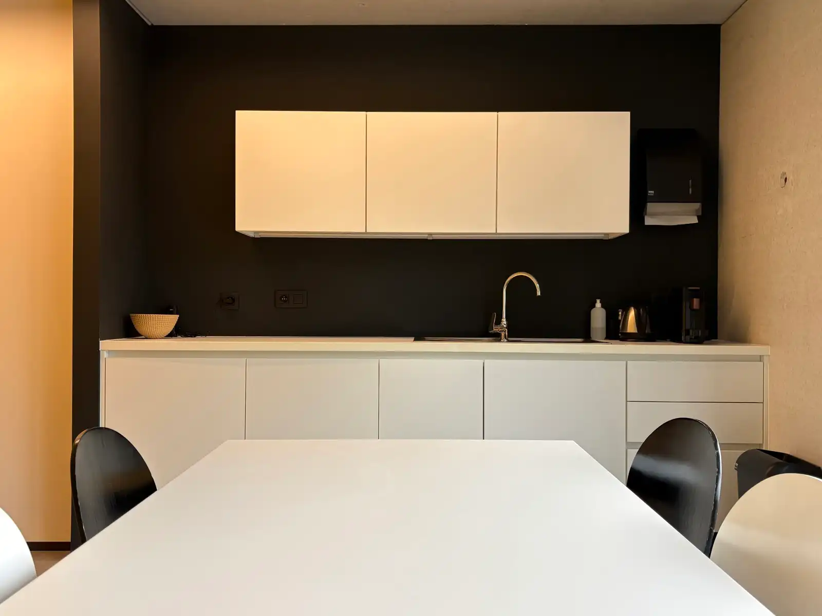 Modern kantoor /handelszaak foto 10