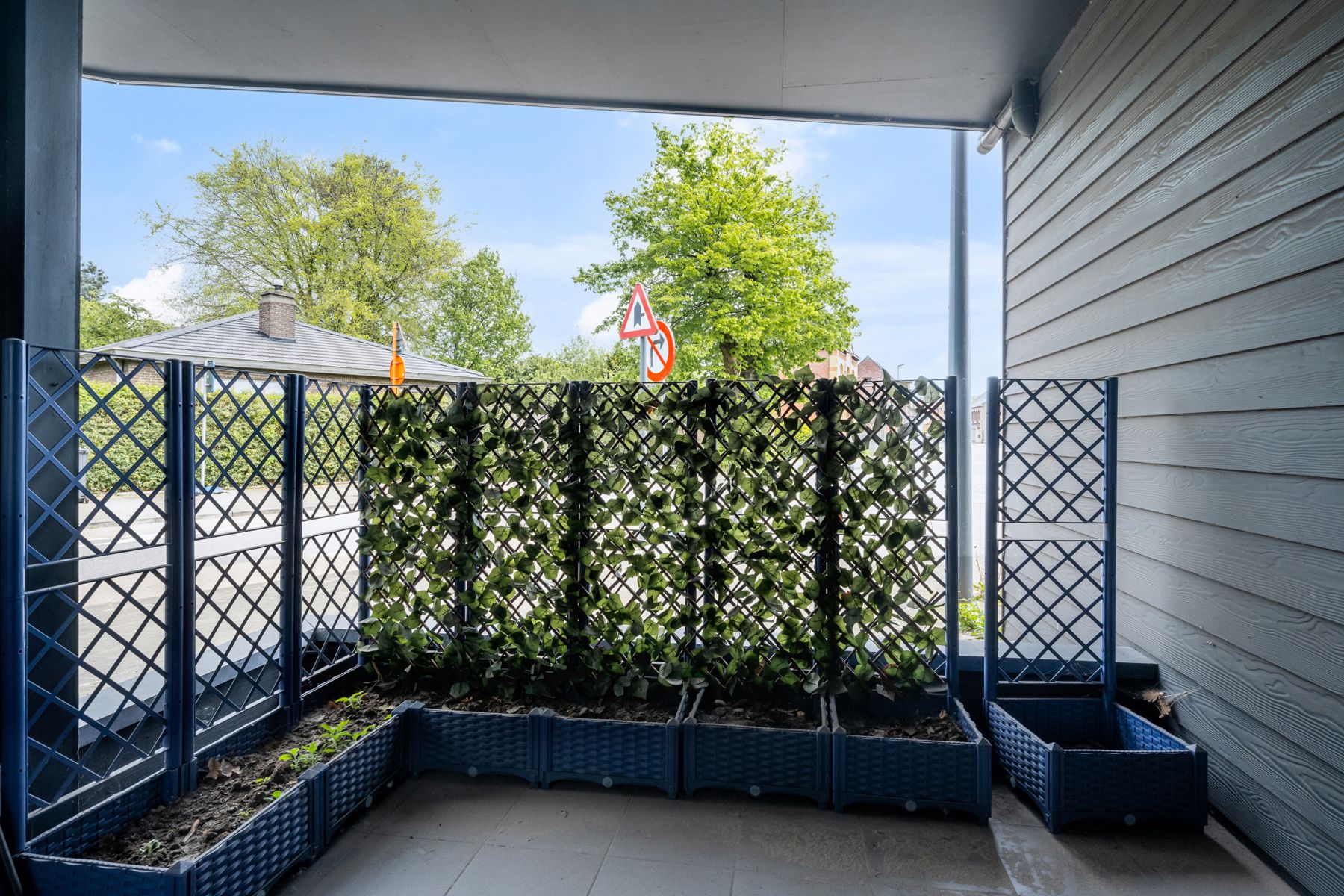 Gelijkvloers, gerenoveerd appartement met twee slaapkamers foto 8