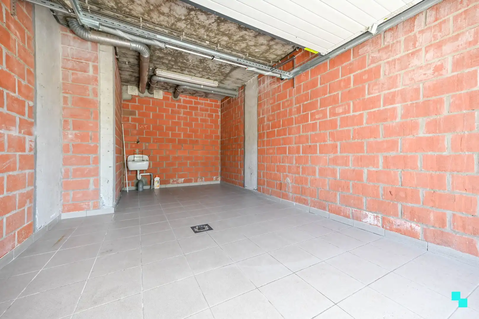 Ruim appartement met garagebox in hartje Izegem foto 19