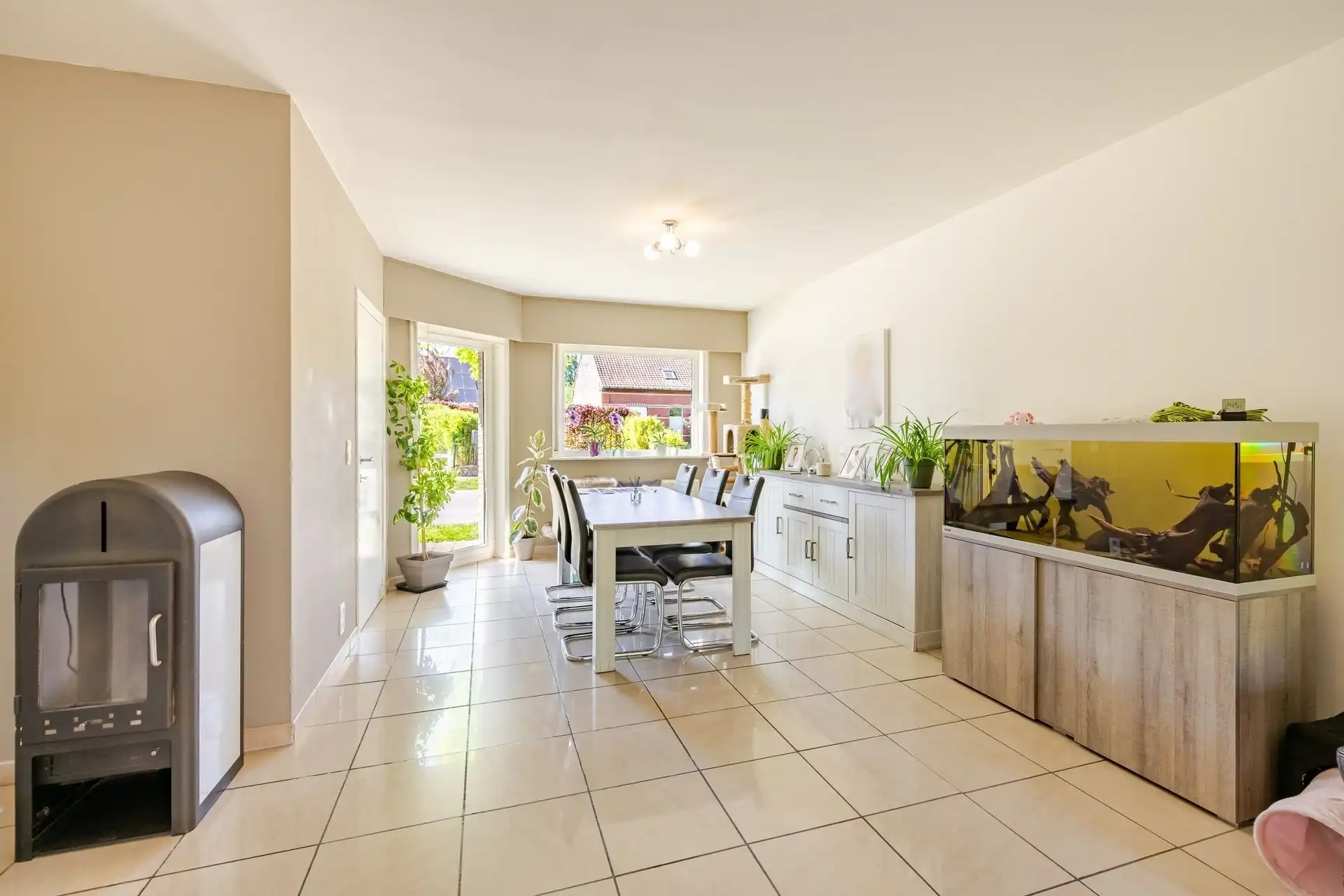 Prachtige instapklare woning met 4 slaapkamers en tuin! foto 7