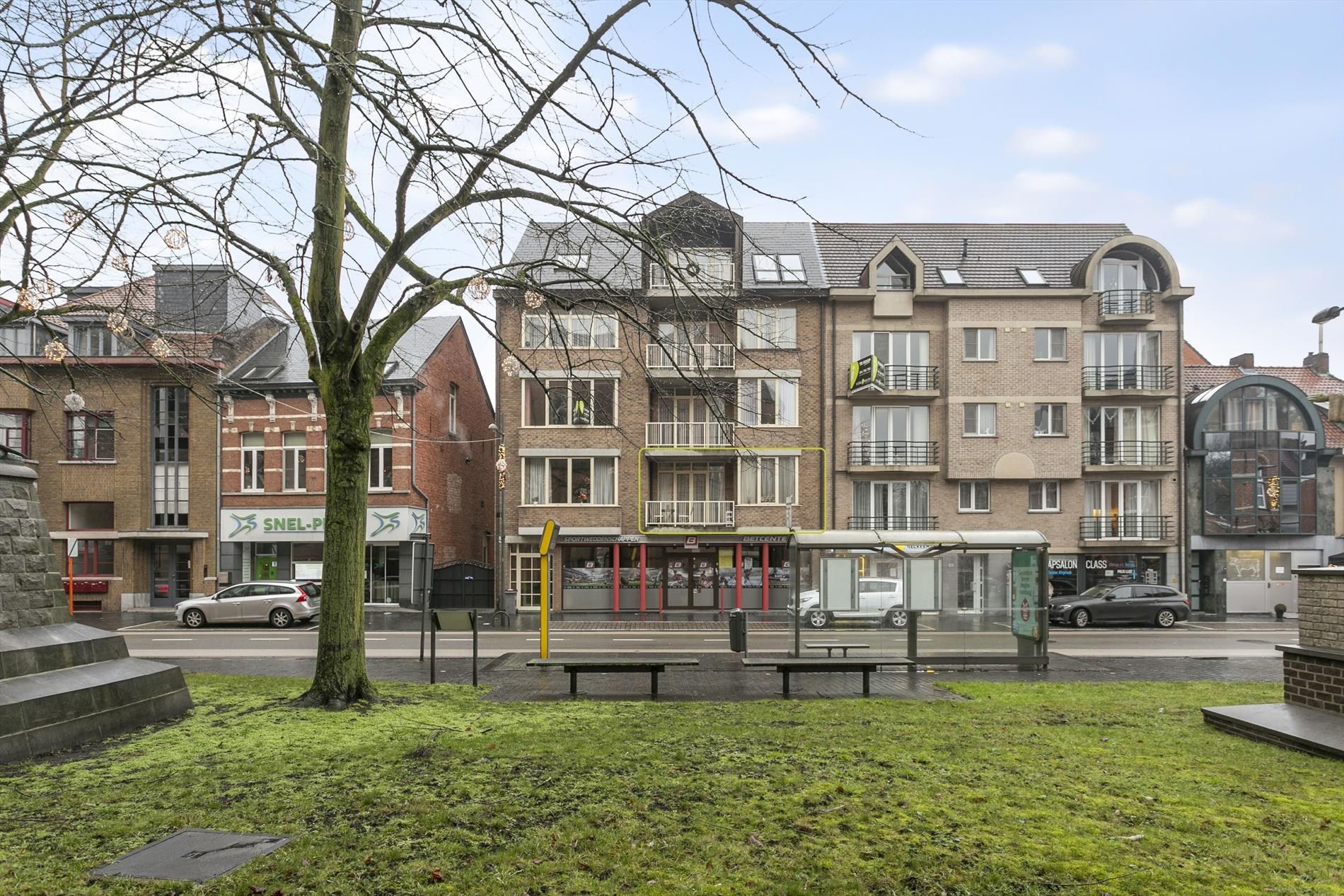 Gezellig appartement met 2 slpks en een ruime terras in hartje Mol - Centrum! foto {{pictureIndex}}