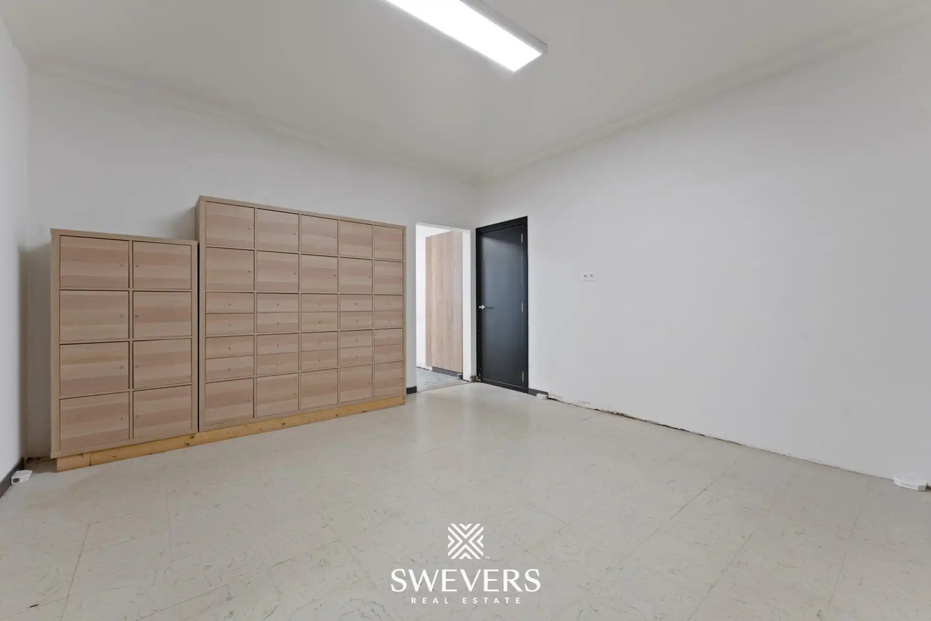 Woning met vergund magazijn van meer dan 300 m² te Nieuwerkerken foto 13