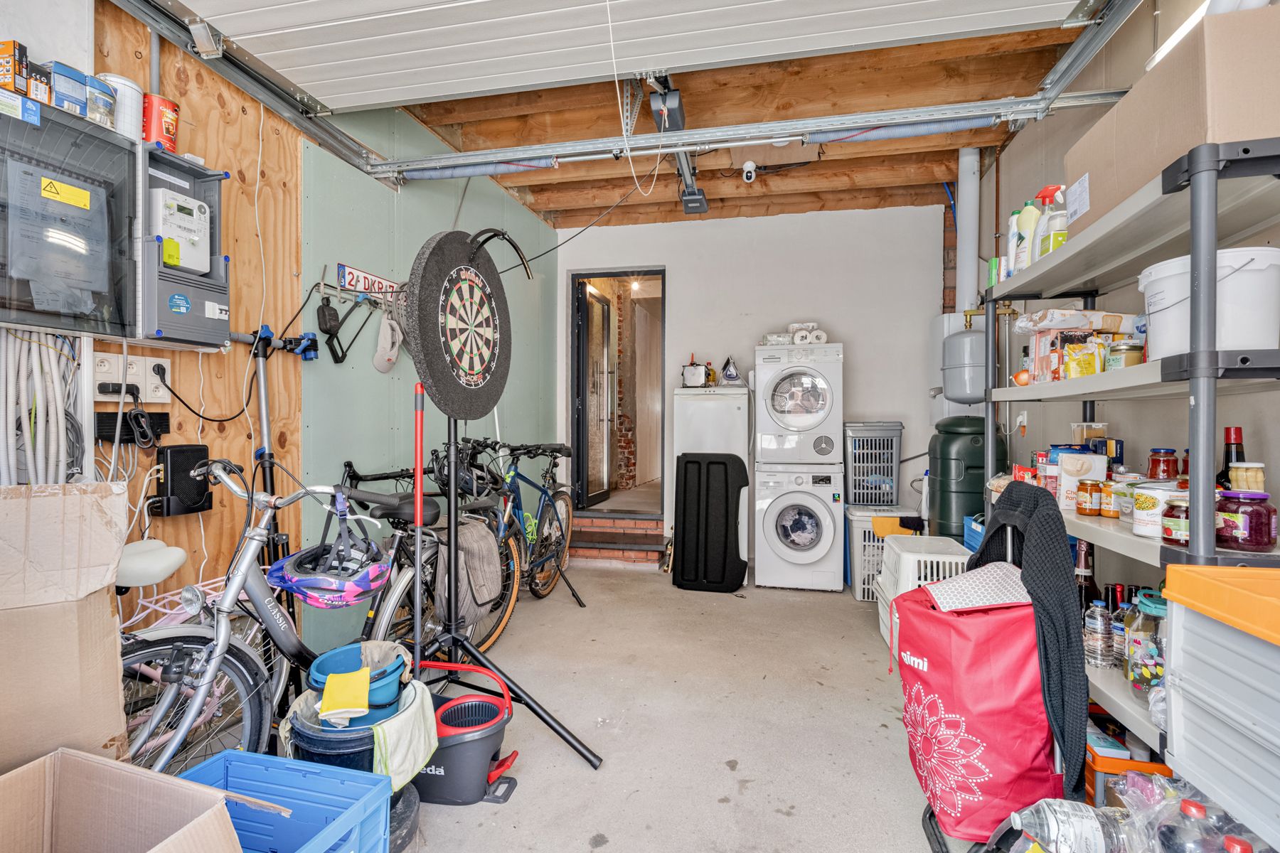 Verder af te werken stadswoning met garage op toplocatie foto 18