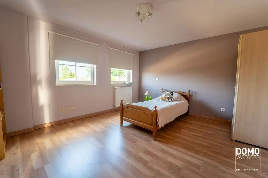 Ruime villa met paardenaccommodatie en wedstrijdstal gelegen te Herk-de-Stad - EPC-label: B - Bewoonbare vloeroppervlakte: 296m² foto 13