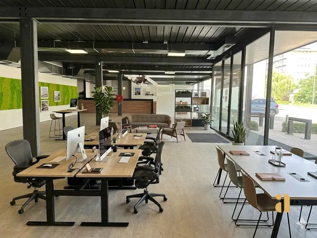 Architecturaal handelspand van 760m2 in Gent-Sint-Amandsberg foto 2