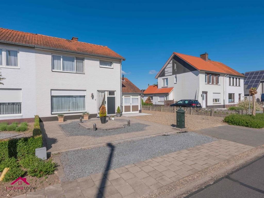 Goed onderhouden, half-vrijstaande gezinswoning foto 2