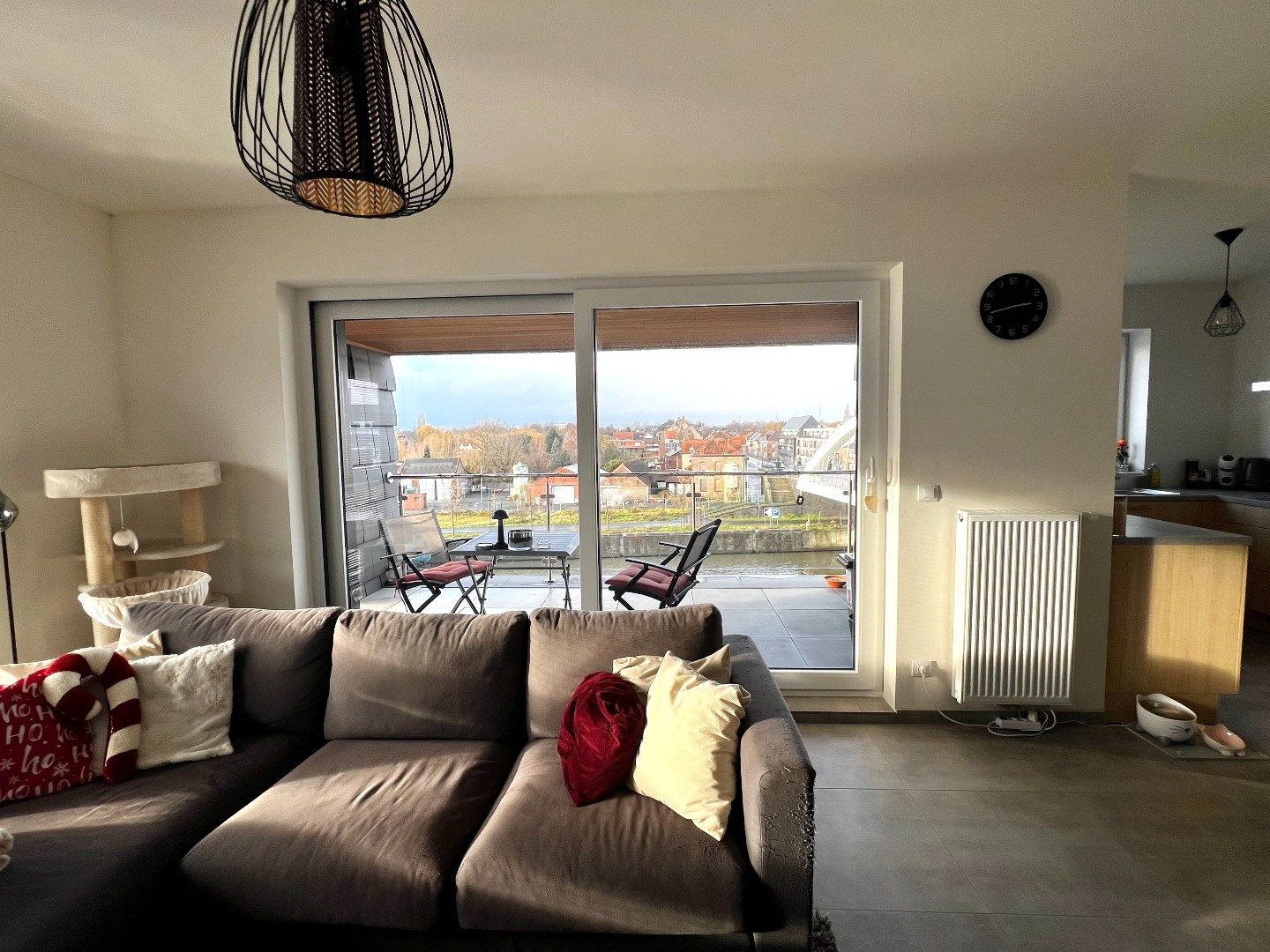 Te huur: Ruim en lichtrijk appartement met garage – Harelbeke foto 3