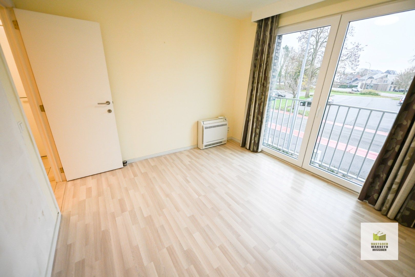 Instapklaar appartement met 2 slaapkamers en balkon aan het station van Beernem foto 12