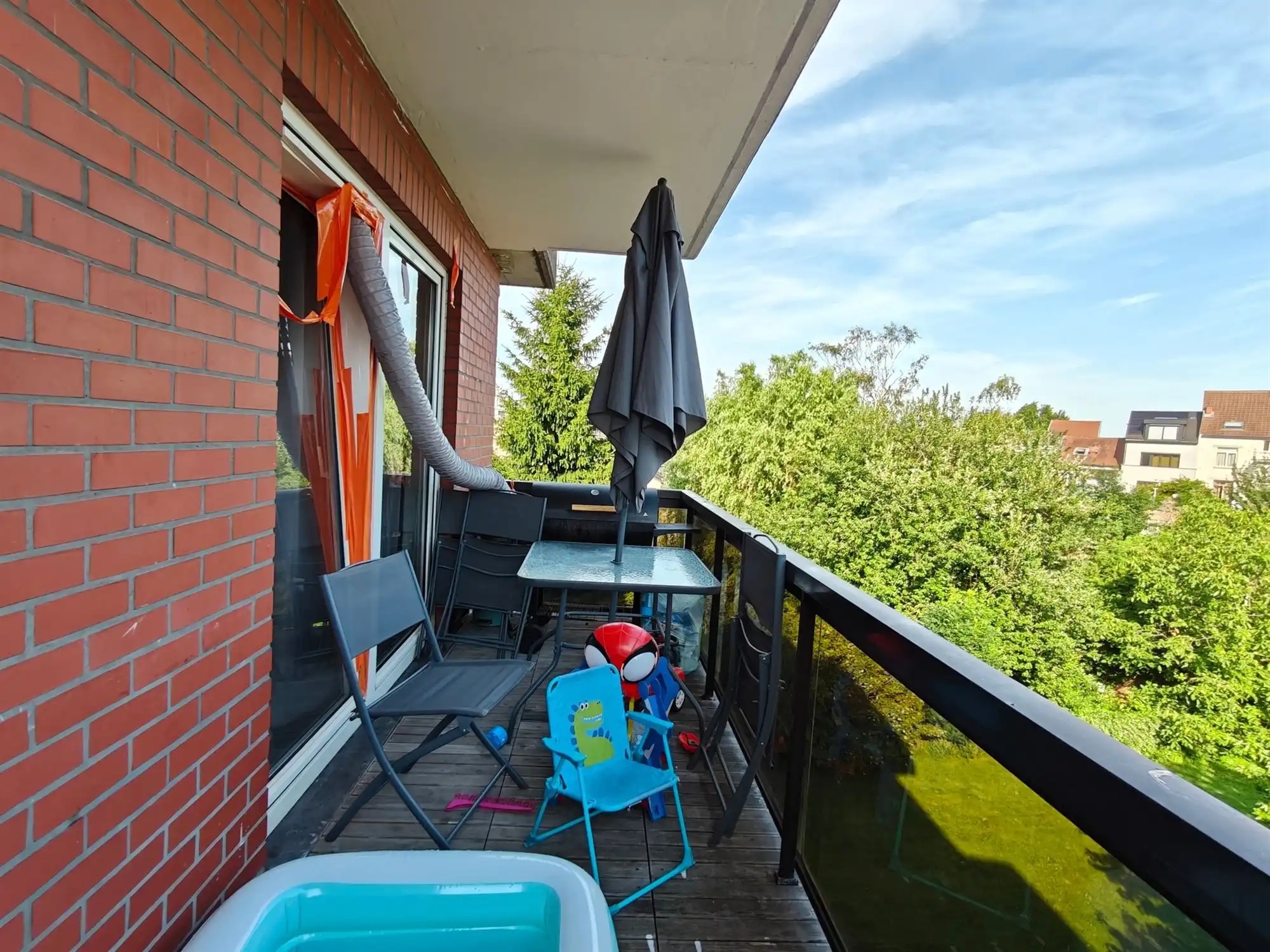 2 slaapkamers appartement met terras foto 18