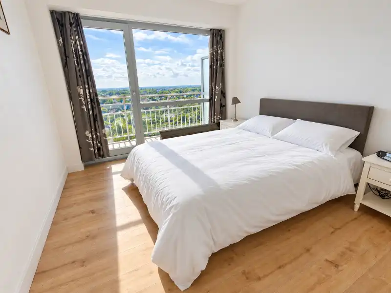 Appartement met twee slaapkamers, twee terrassen en prachtig zeezicht foto 7