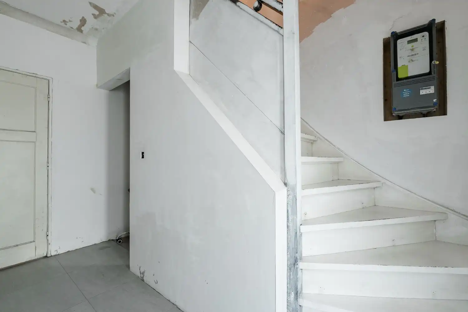 Leuke gezinswoning met 3 slaapkamers nabij de verbindingswegen foto 14