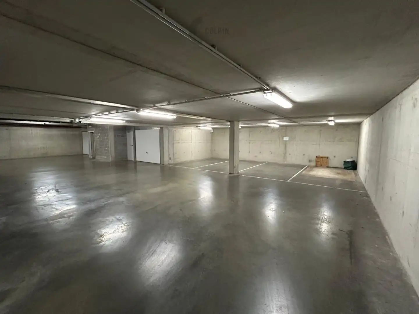 Gemakkelijke garagebox gelegen in de Knokkstraat foto 5