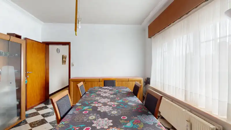Woning van 197m² op een perceel van 8 are foto 5