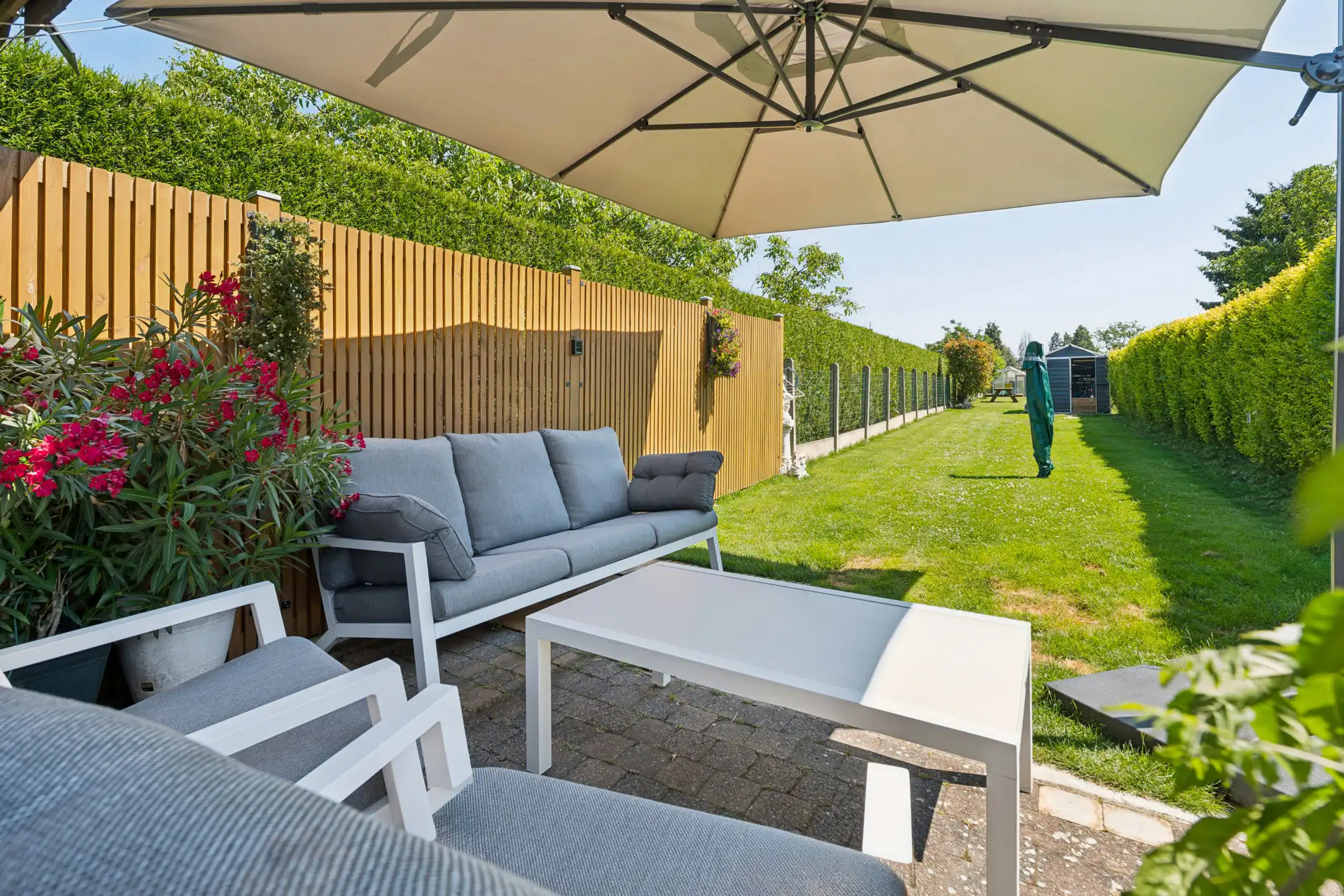 Gezinswoning met 3 slks en uitzonderlijk grote tuin foto 22